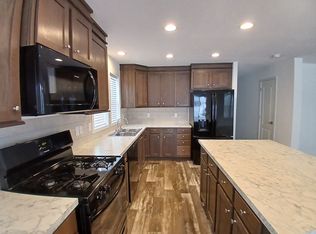 37843 Sandstone Trl #398, Lenox, MI