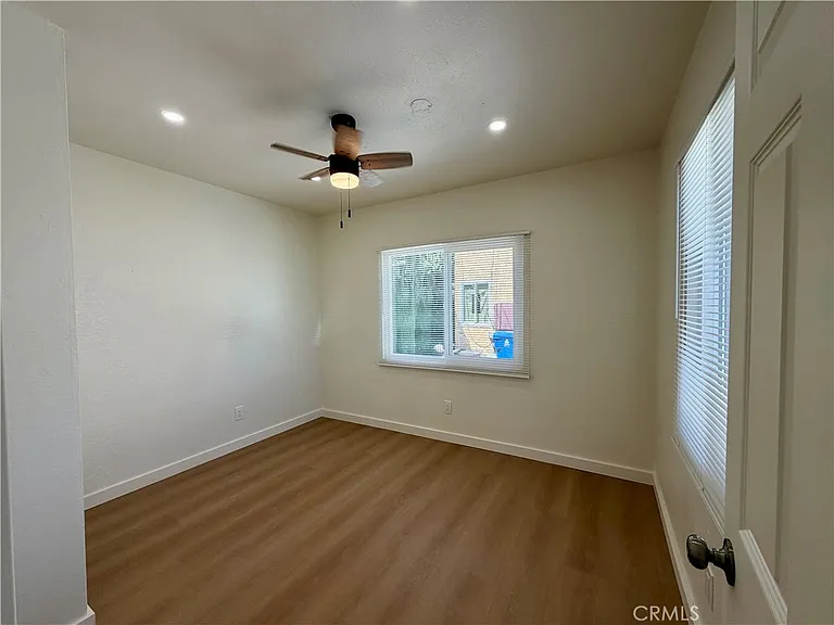 1426 W 83rd St — Photo 10
