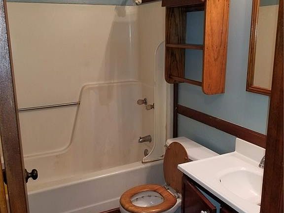 3rd image of 2216 Kiowa Dr