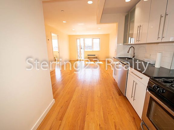 3rd image of 2315 Astoria Blvd #6C
