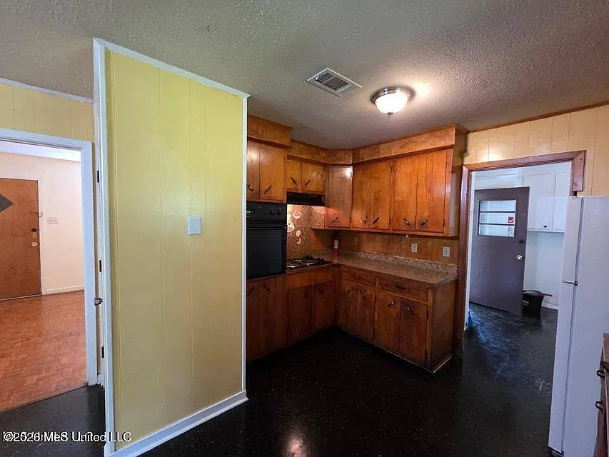 3 bed, 2.0 bath, 1200 sqft, $1,000 — Photo 2