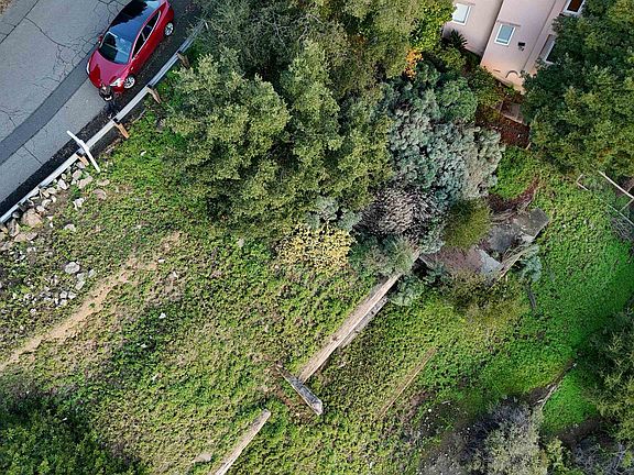 2nd image of 142 Gravatt Dr
