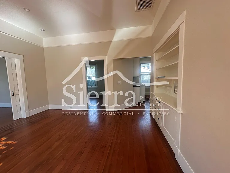 910 Bath St #A — Photo 7