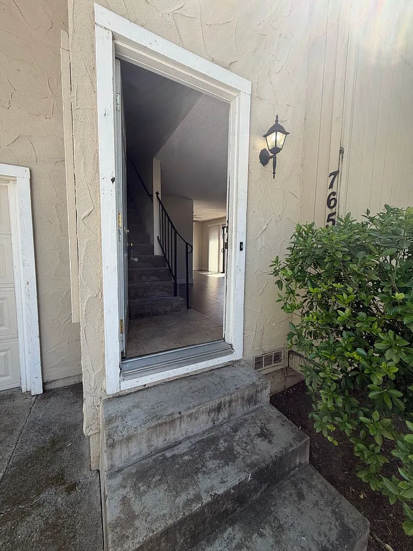 Building Photo - 7652 San Simeon Dr