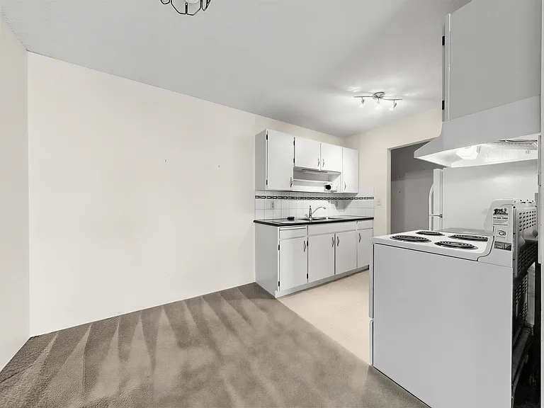 6380 Buswell St — Photo 5