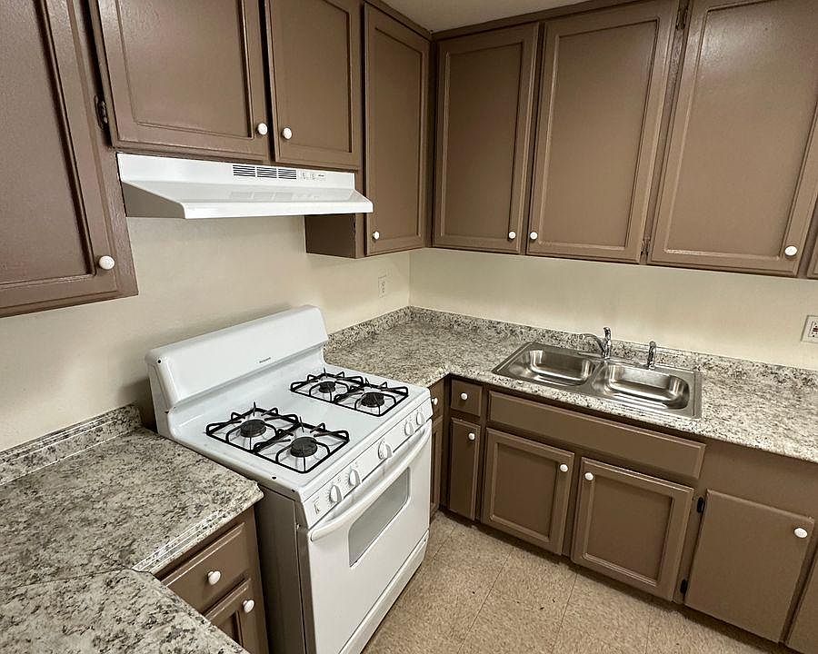 1st image of 311 Roosevelt Ave #C