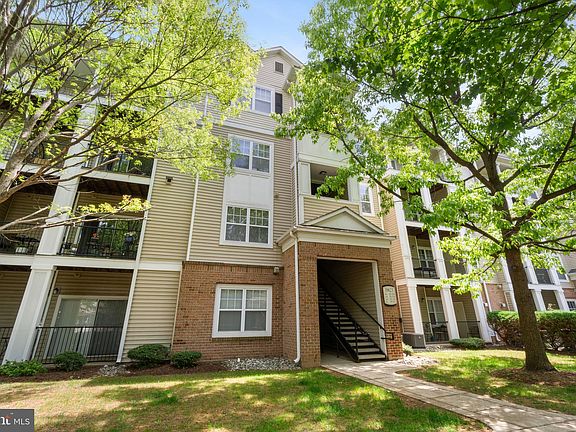 2nd image of 19623 Galway Bay Cir APT 302