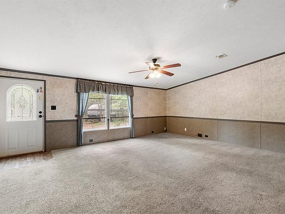 4th image of 27019 Carol Dr