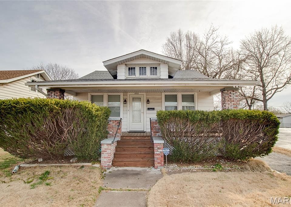 1st image of 1913 State St