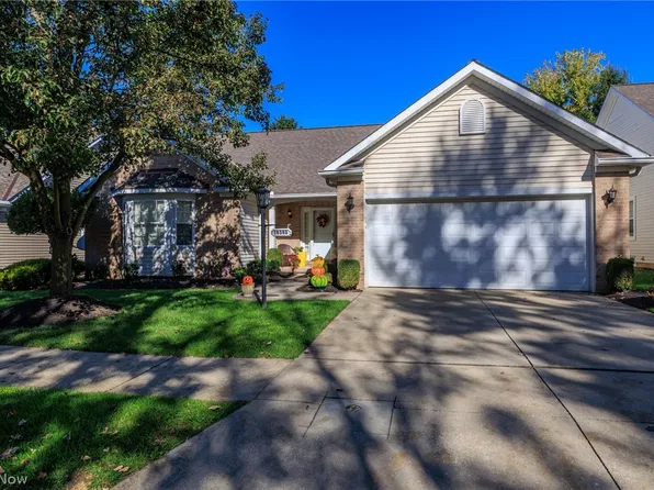 18382 Winding Oak Dr, Middleburg Heights, OH 44130