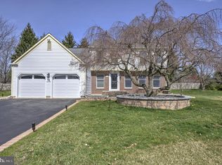 18 Adams Ct, Plainsboro, NJ 08536