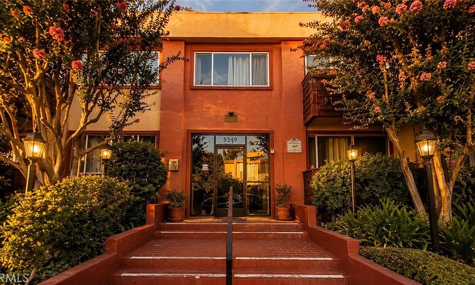1st image of 5349 Newcastle Ave APT 34