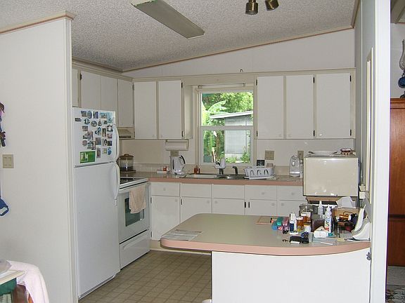 2nd image of 4653 Yacht Ave
