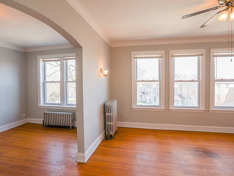 4943 W Belle Plaine Ave #2 — Photo 2