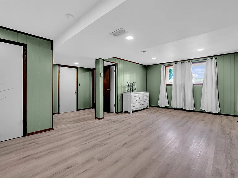 466 Mohican Ave — Photo 28