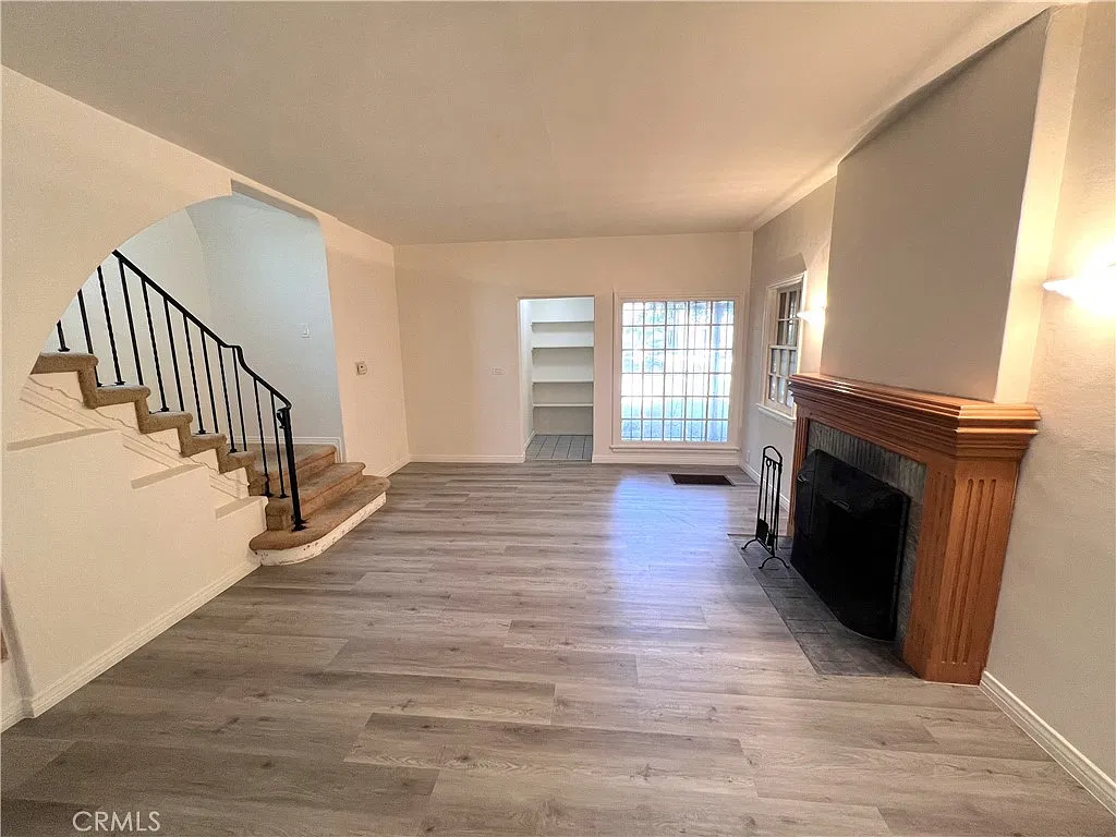 2 bed, 1.5 bath, 1286 sqft, $3,395 — Photo 3
