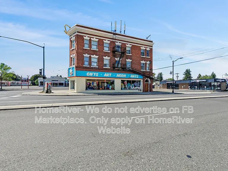1911 N Monroe St #D — Photo 13