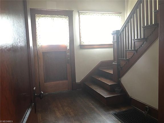 3rd image of 3811 Mahoning Ave