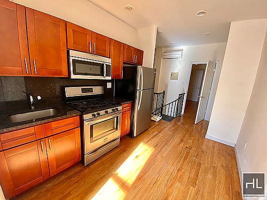 2nd image of 683 Lincoln Pl #1A