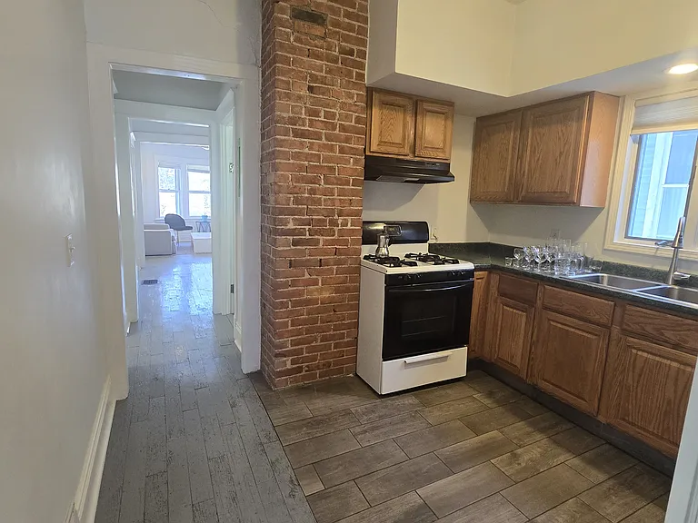 254 W Utica St — Photo 20
