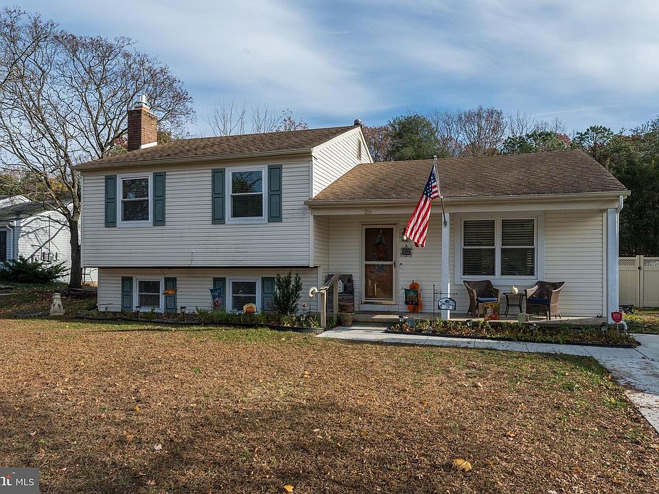1st image of 28 Mary Ellen Ln