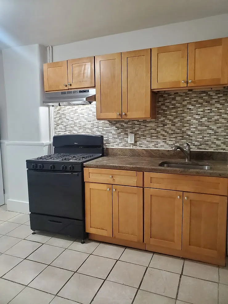 4 bed, 1.0 bath, 1000 sqft, $3,450 — Photo 1
