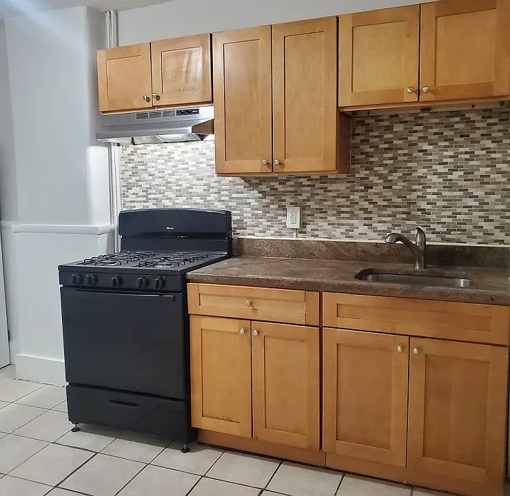 182 Walnut Ave #2