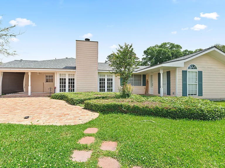 504 Alonda Dr — Photo 26