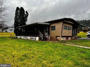 408 Oak Grove Rd, Pine Grove, PA 17963