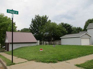 2705 Pinard St, Dubuque, IA 52001