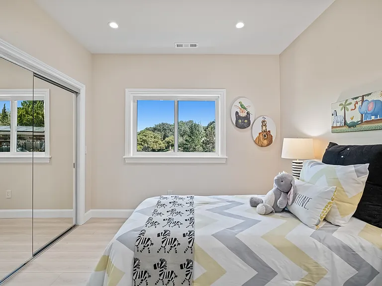 2382 Rainbow Ct — Photo 16