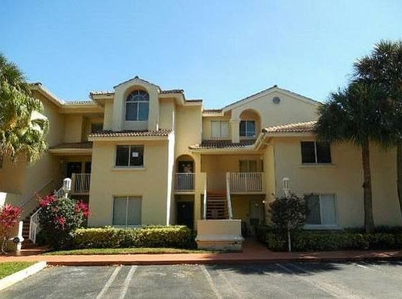 3rd image of 7102 Glenmoor Dr