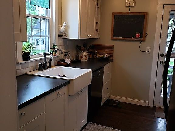 4th image of 204 S Walnut St