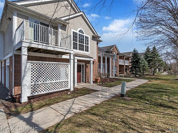 4th image of 16879 Dover Dr
