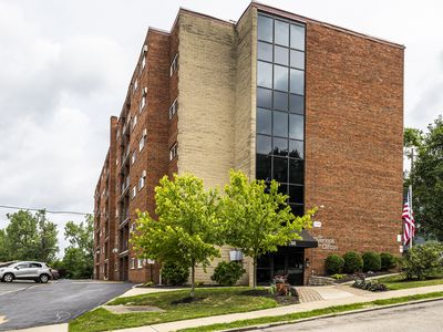 St. James of Eden Park Apartments 2148 Saint James Ave