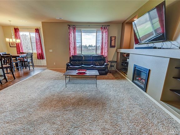 3rd image of 625 204th Street Ct E