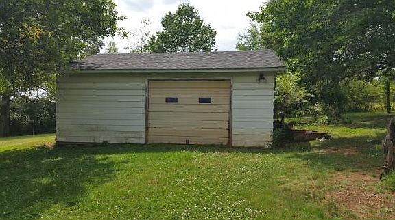 3rd image of 315 Ashville Ave