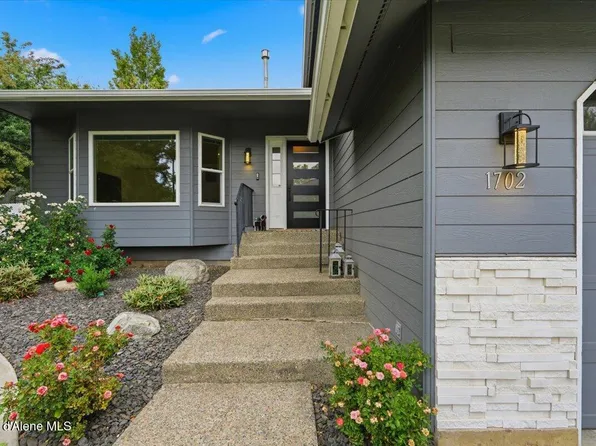 1702 N Autumn Crest Ct, Post Falls, ID 83854