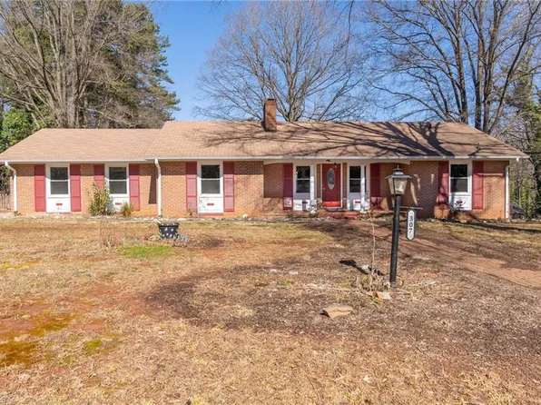 307 Hilltop Dr, Lexington, NC 27292