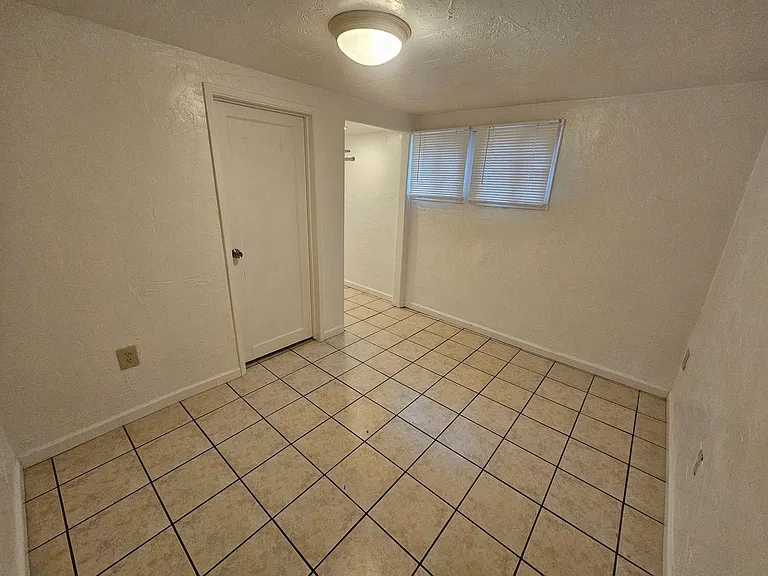 202 W 2nd Ave #1 — Photo 18