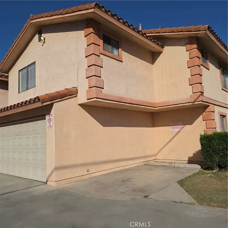 3 bed, 2.5 bath, 1500 sqft, $3,750 — Photo 2
