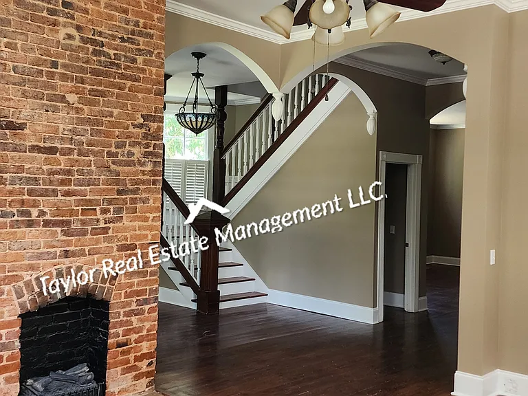 1100 N Montgomery Ave — Photo 11