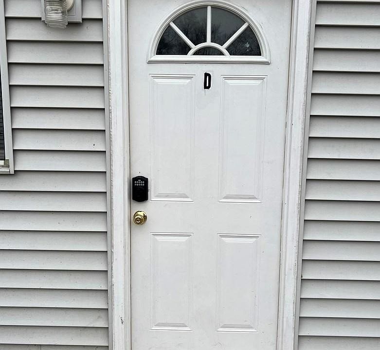 1st image of 530 E 3rd St APT D