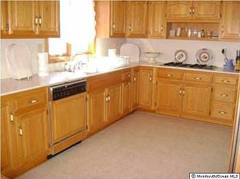 3rd image of 11 Schelly Dr