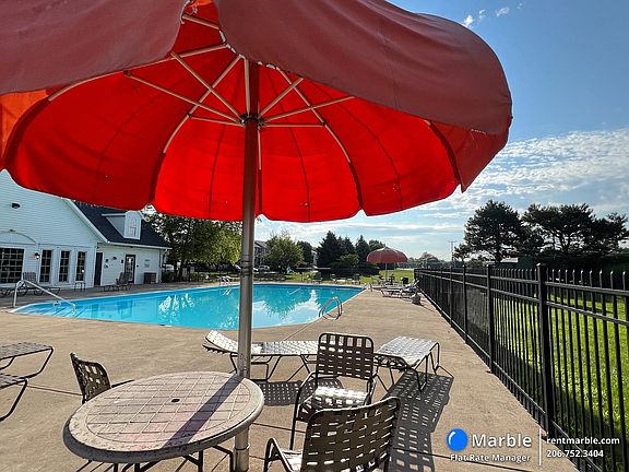 4th image of 390 Douglasfir Dr