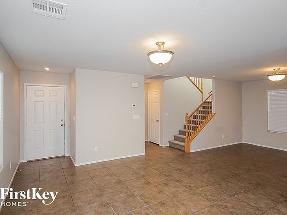 5th image of 11783 Giles St