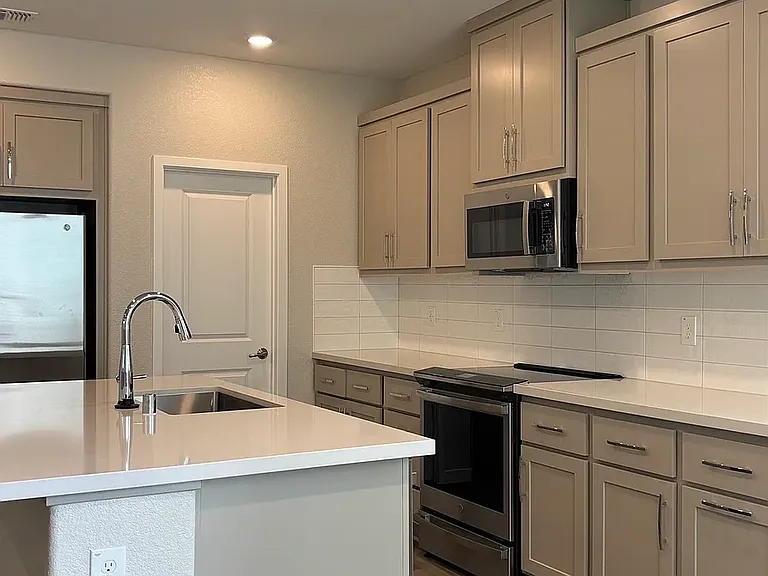 14545 Southpointe Dr #61 — Photo 5