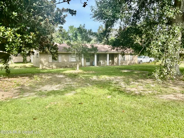 27 Sunset Cir, Greenwood, MS 38930