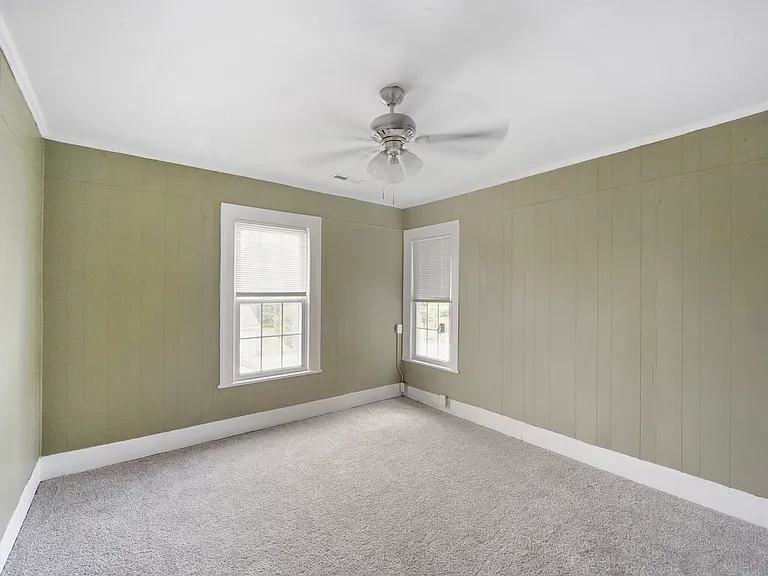 2417 Parkview Ave — Photo 20