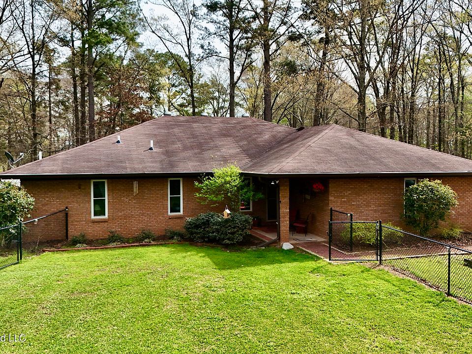 1st image of 216 Trace Cir